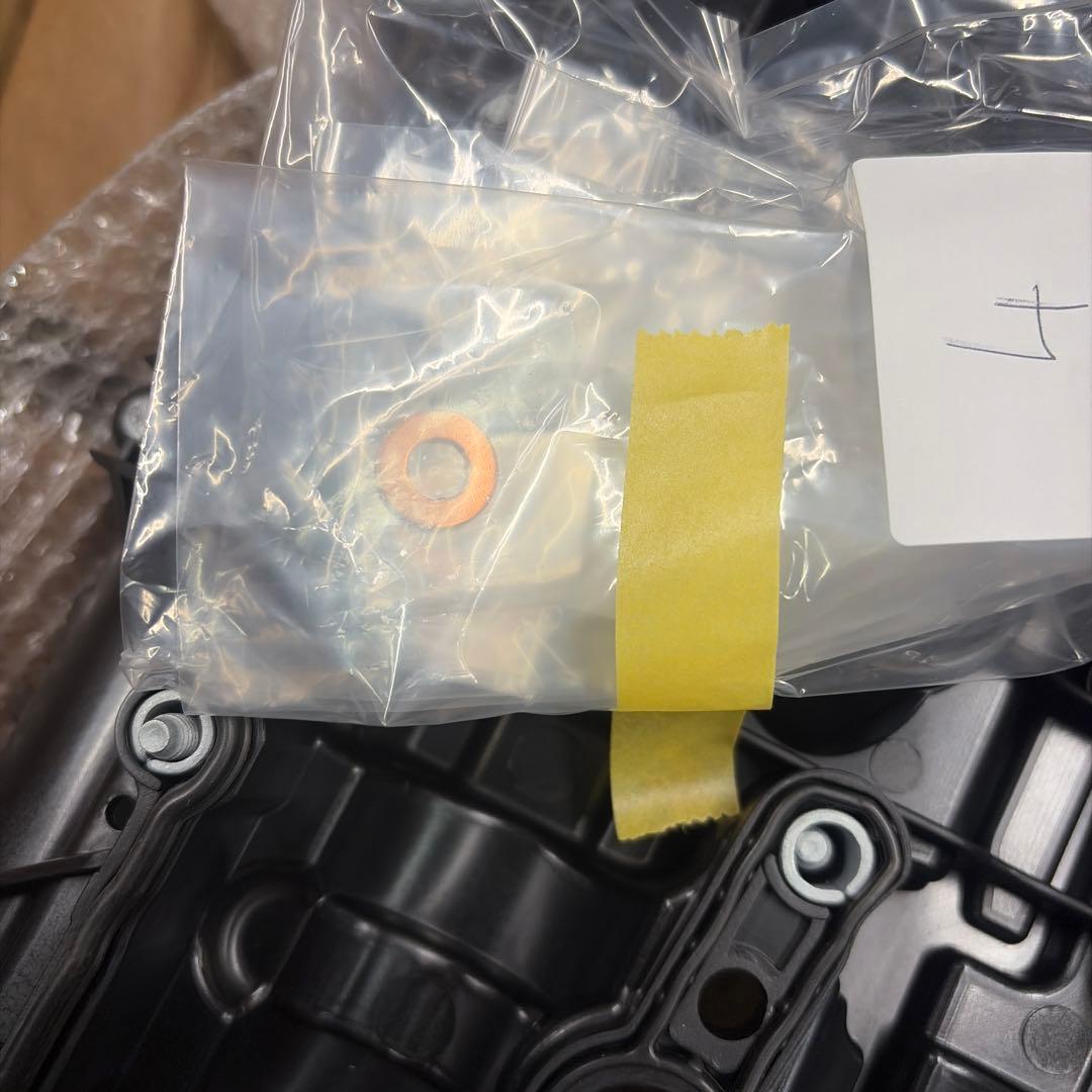  シリンダーヘッドカバー　N47 4気筒ディーゼル　MAHLE製