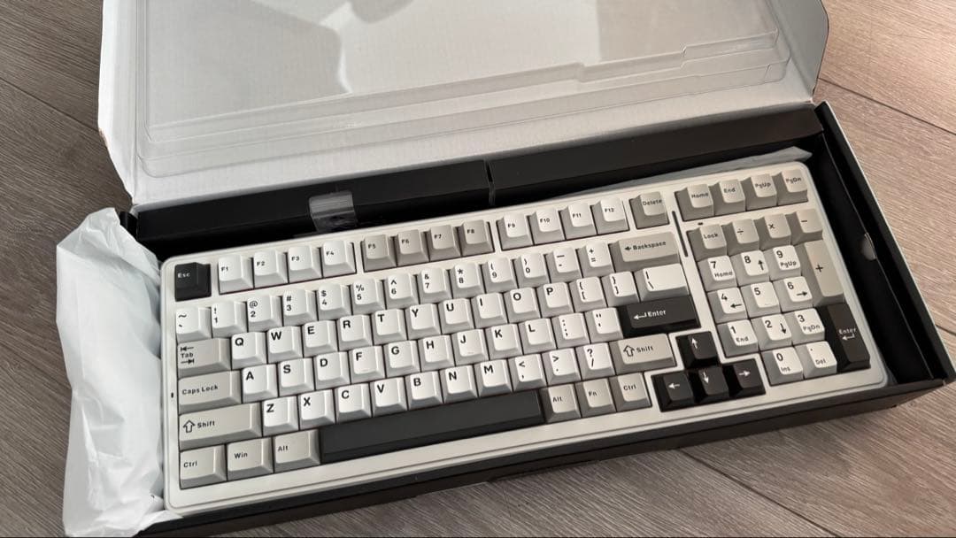 AULA F99 メカニカルキーボード