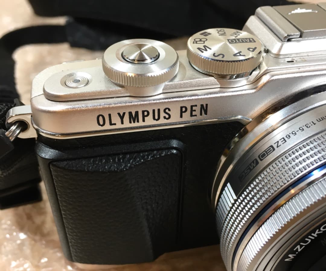 ○【254回完動品】OLYMPUS PEN Lite E-PL7 ミラーレス一眼