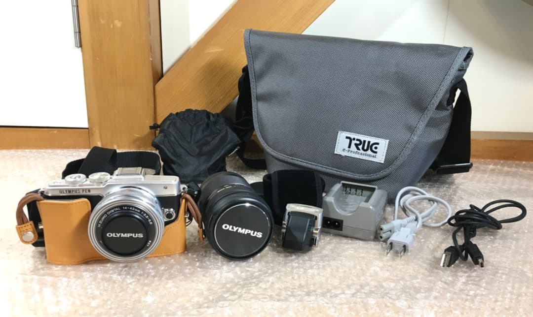 ○【254回完動品】OLYMPUS PEN Lite E-PL7 ミラーレス一眼