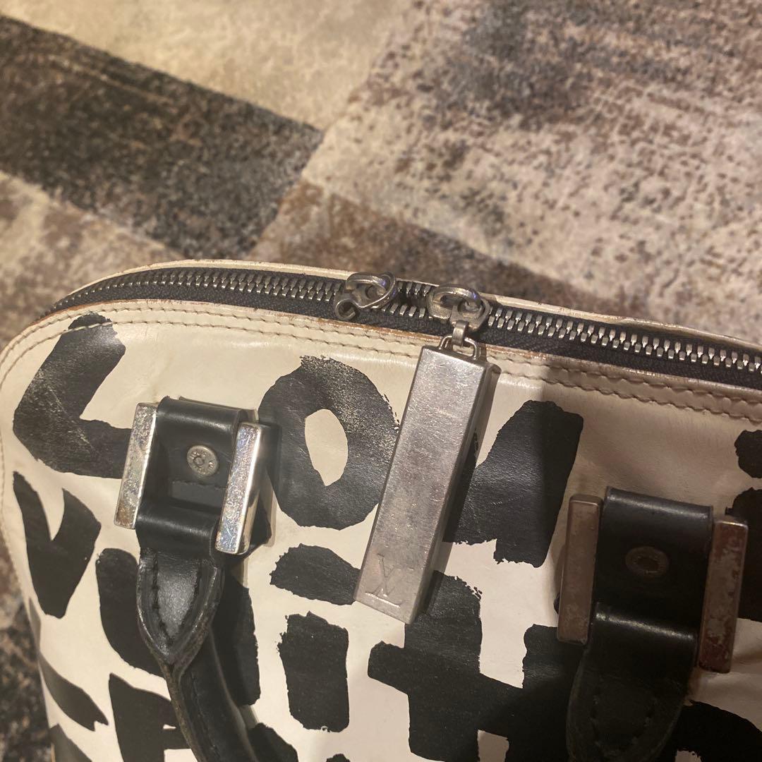 Louis Vuitton グラフィティ ハンドバッグ