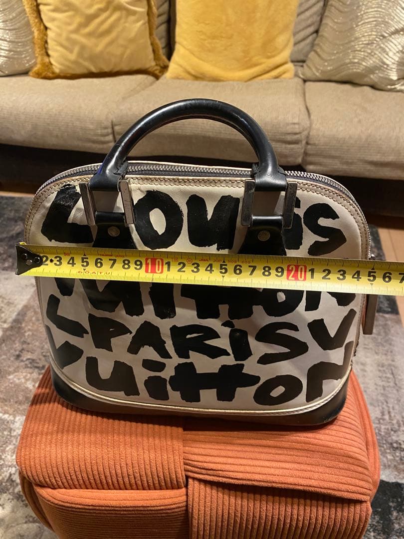 Louis Vuitton グラフィティ ハンドバッグ