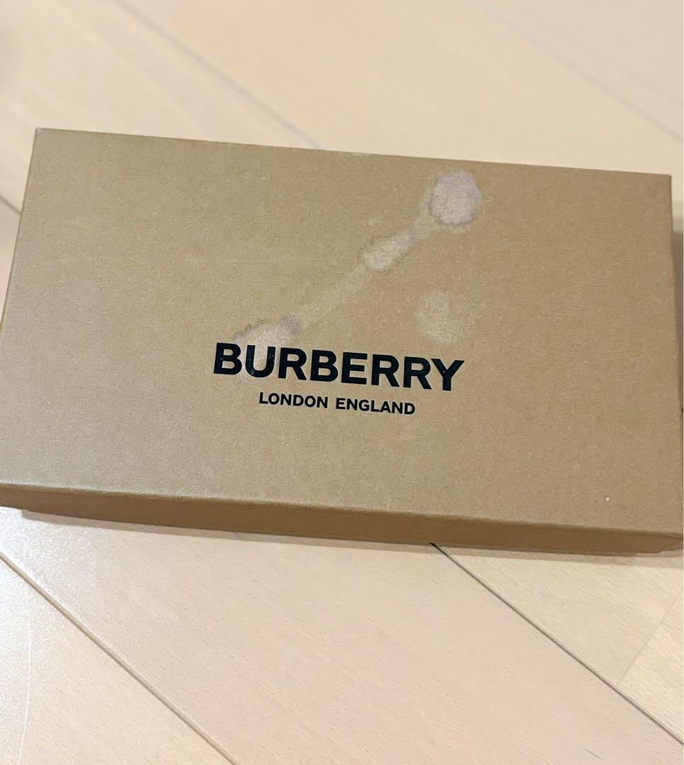 BURBERRY ニット手袋 ブラック・ホワイト