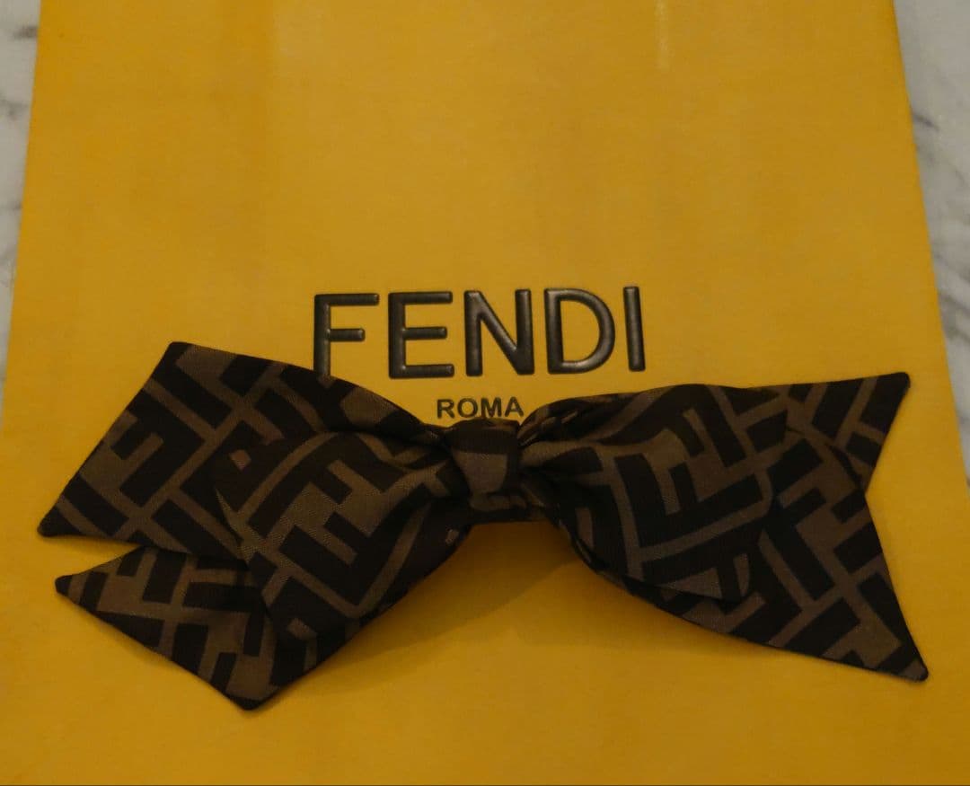 フェンディ リボン バレッタ