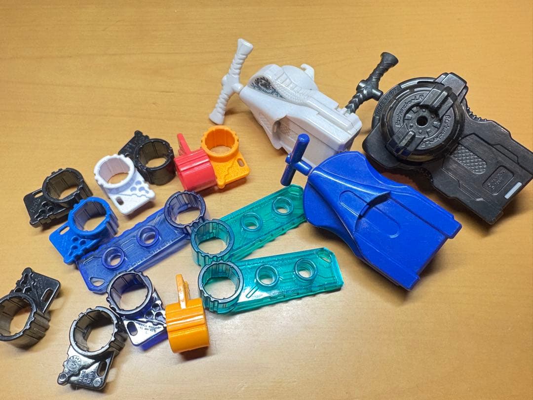 【豪華まとめ売り】ベイブレード 大量セット ランチャー・グリップ・各種パーツ付