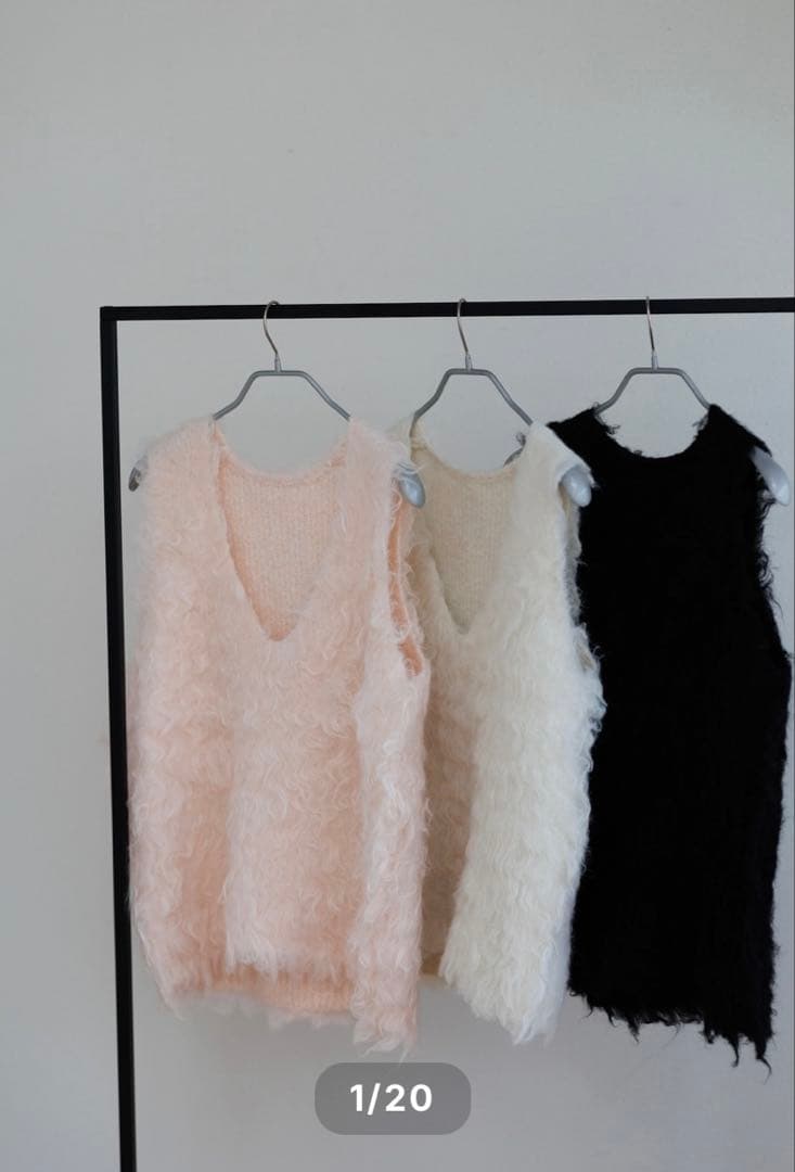 ホワイト ニットベスト　pois ポワ　knit vest