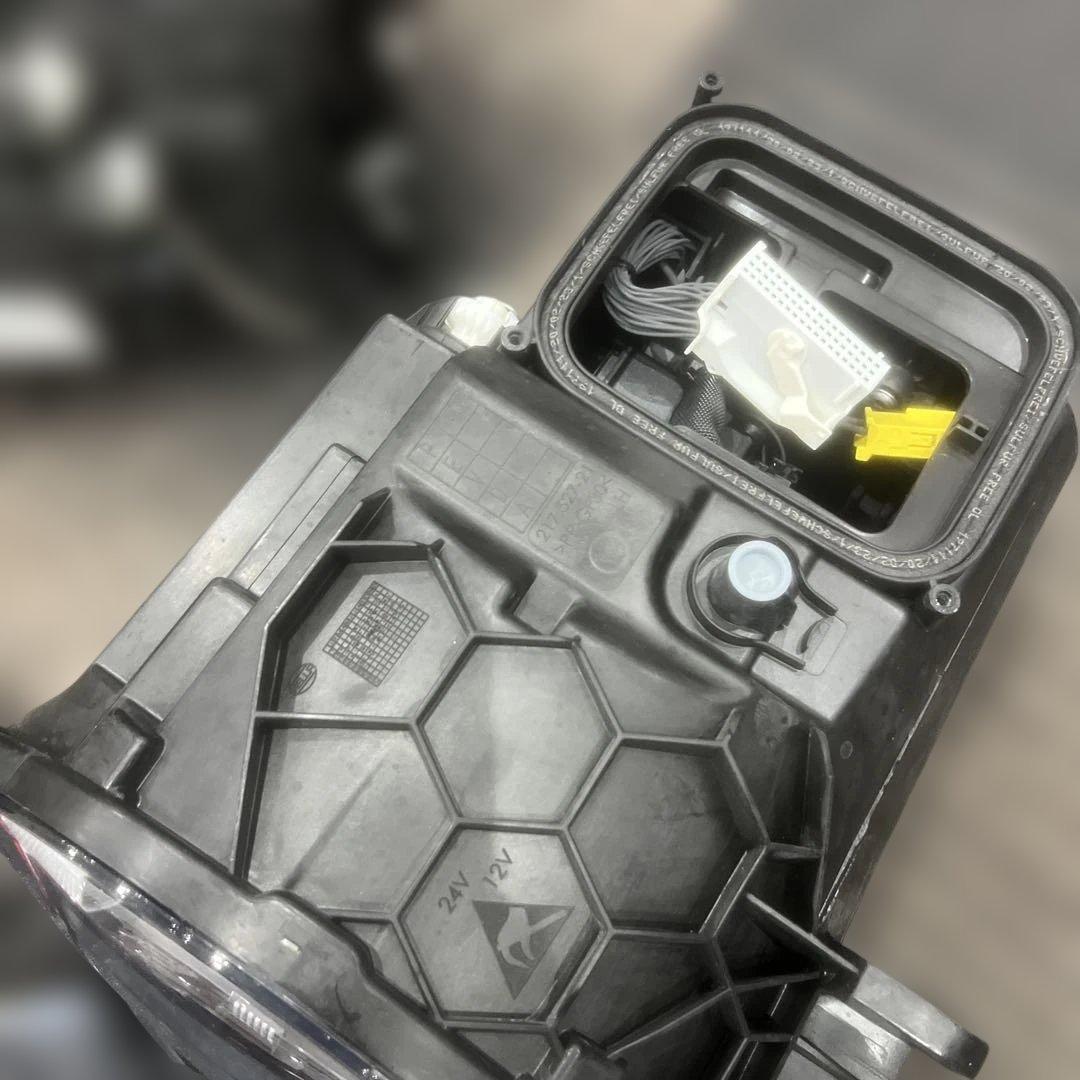 早い者勝ち‼️946 Mercedes-Benz ランプセット