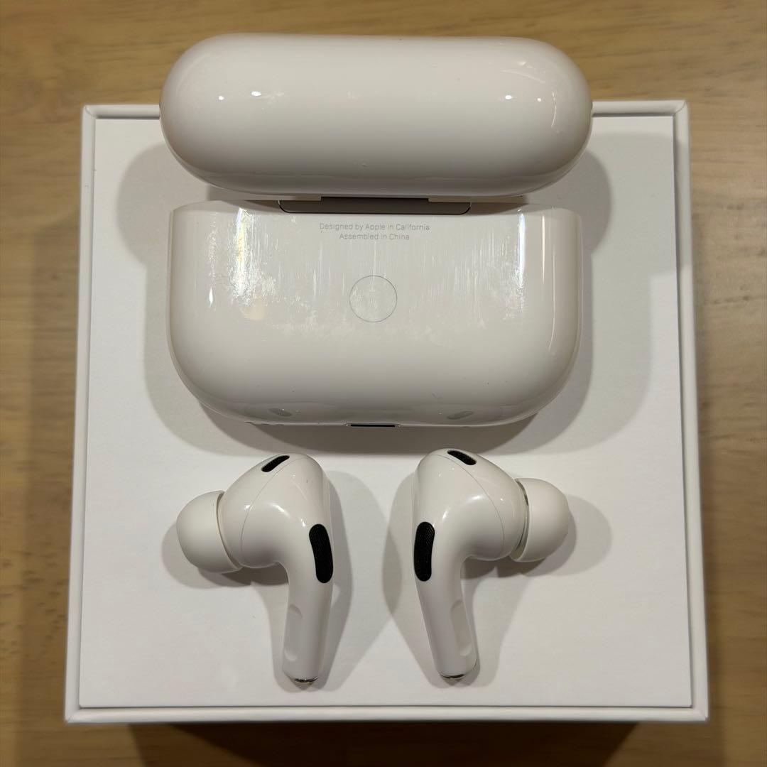 AirPods Pro 2 Lightning MQD83J/A ケース付
