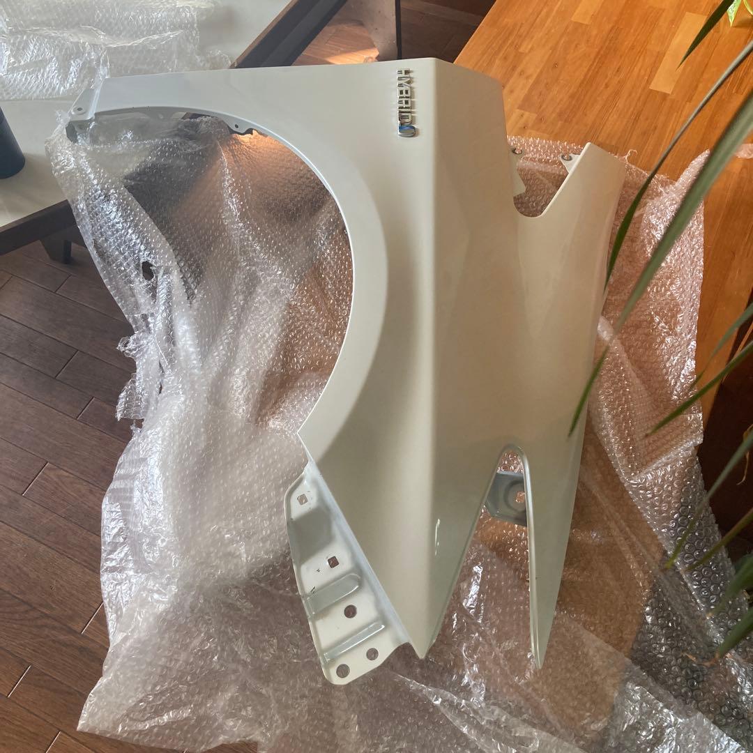 30プリウス￼右側フェンダー070