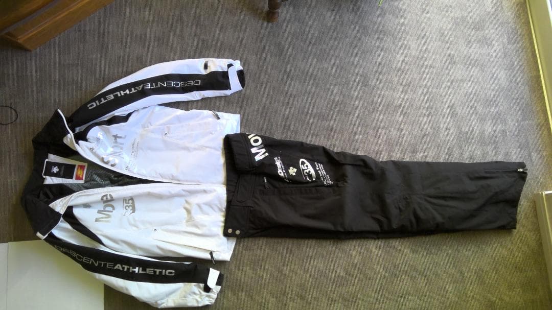 スキー、スノボウェア　デサント　MOVEスポーツ