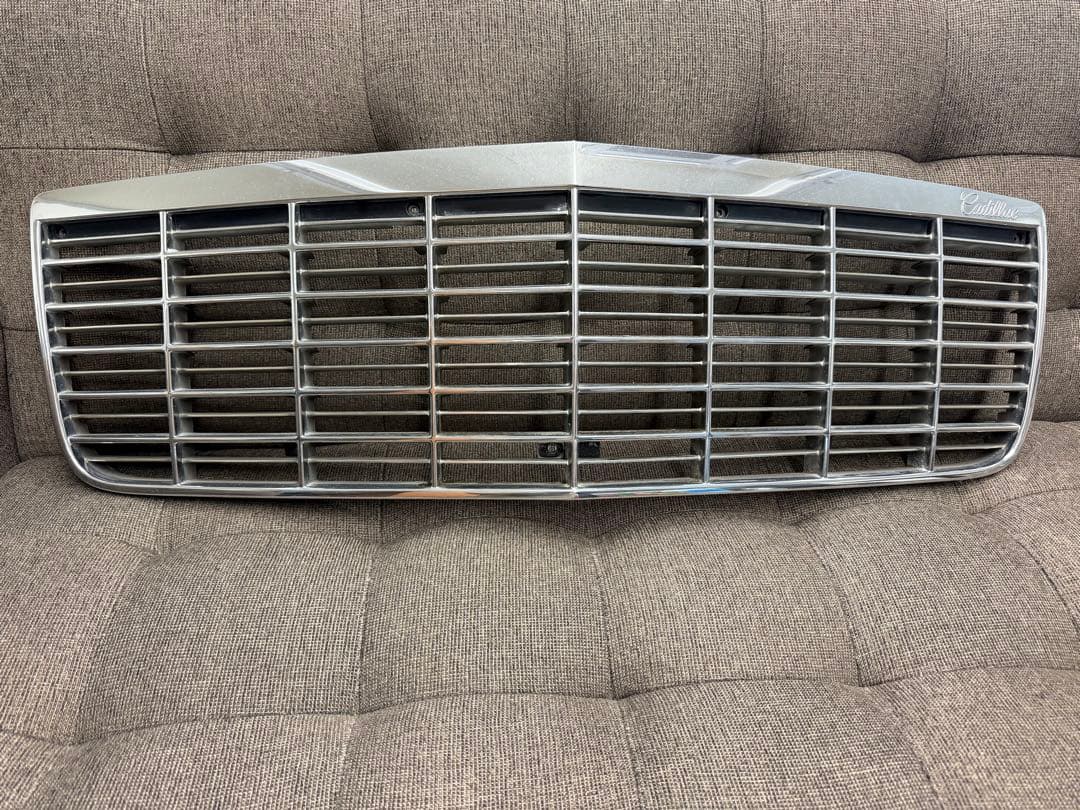 【美品】キャデラック　ビッグブロアム　純正グリル　93年〜