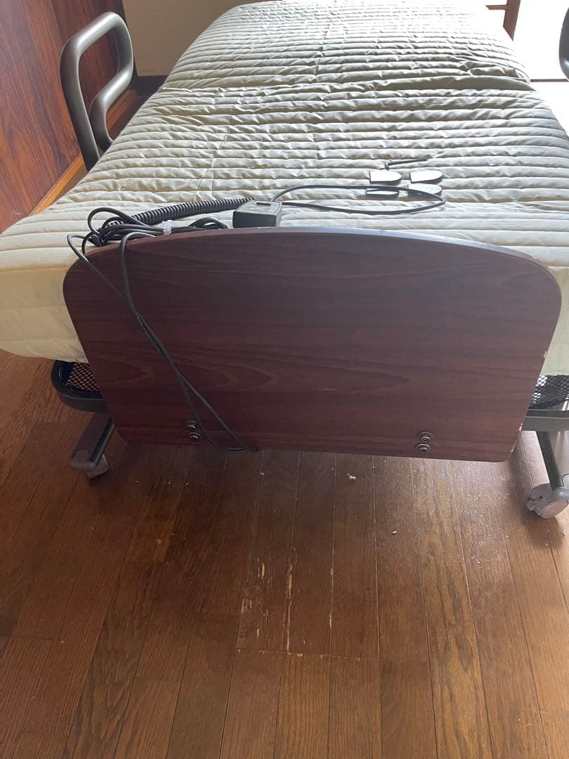 送料込み　アテックス社　電動ベッド