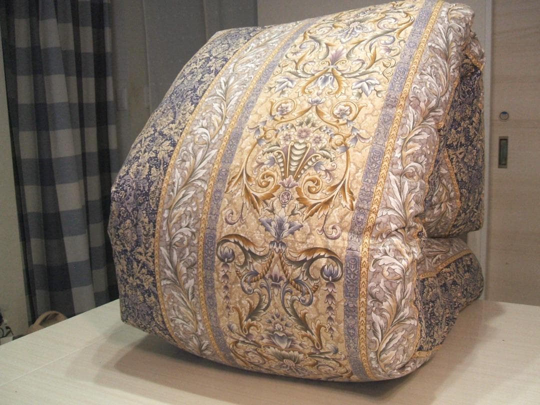 残り3点激安価格！新品＊ロイヤル＊フランス９３％＊増量１，３キロ＊羽毛布団ＳＢ