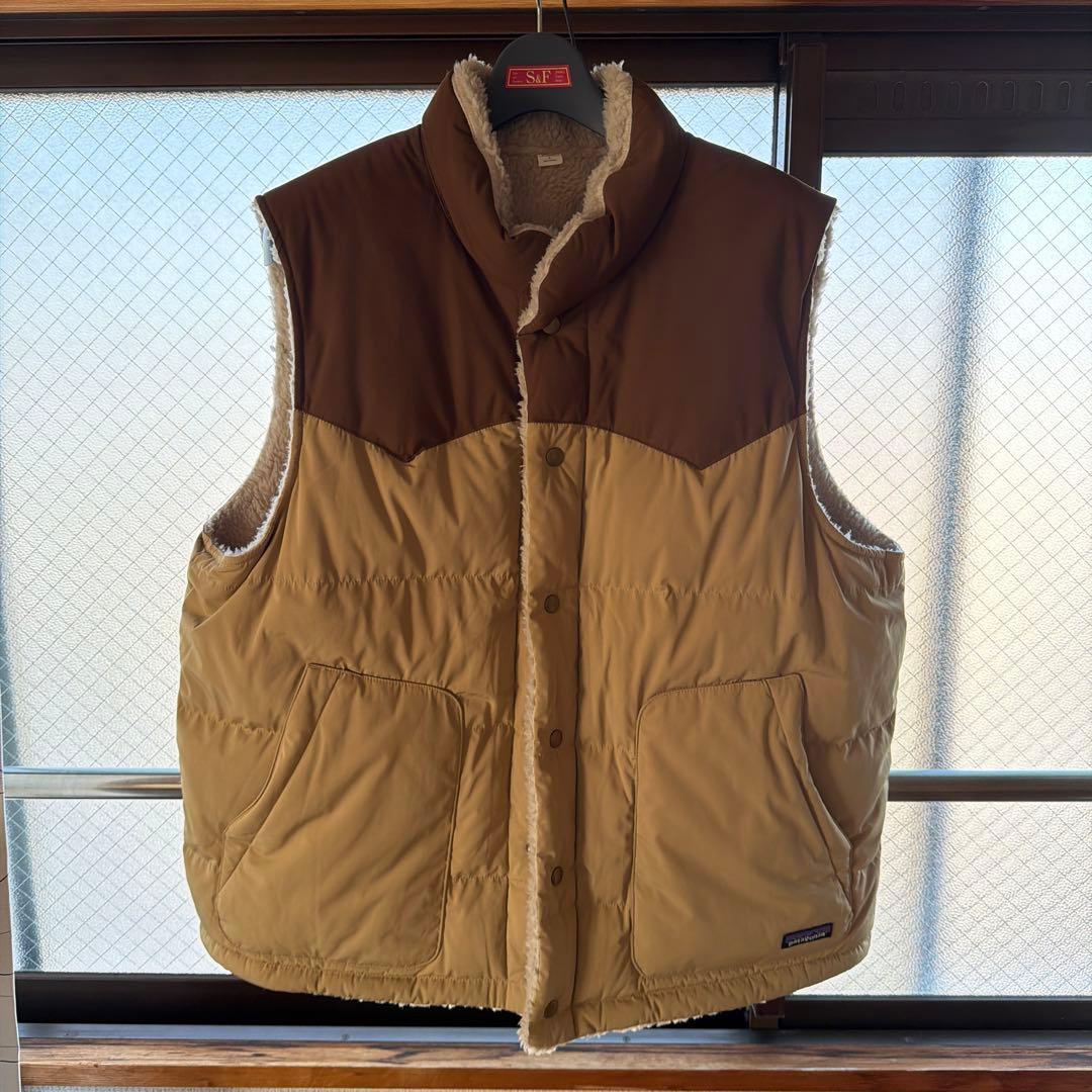 patagonia ダウンベスト ベージュ/ブラウン　リバーシブル　パタゴニア