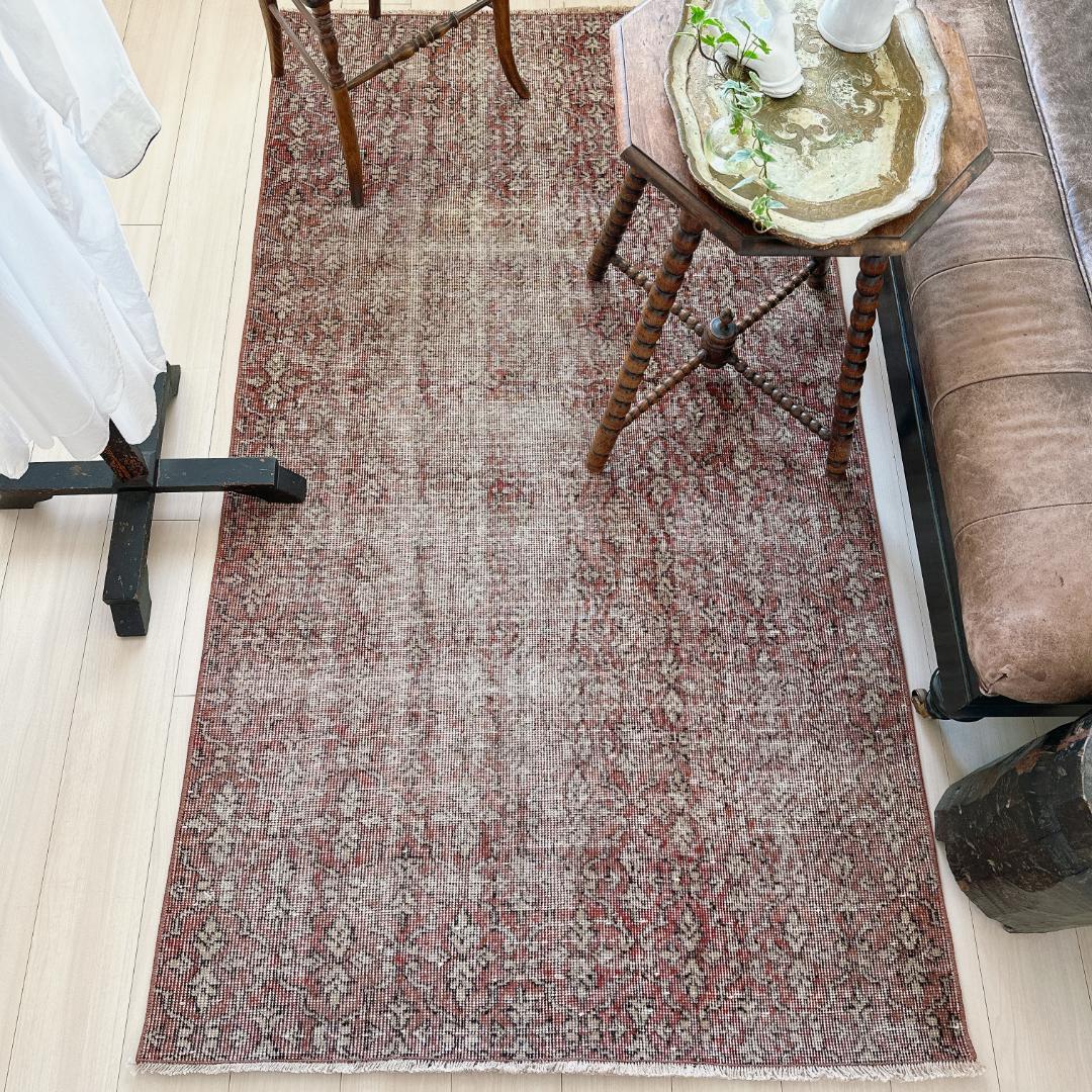 トルコ ヴィンテージラグ A129 レア 紋章 ブリックブラウン グレージュ