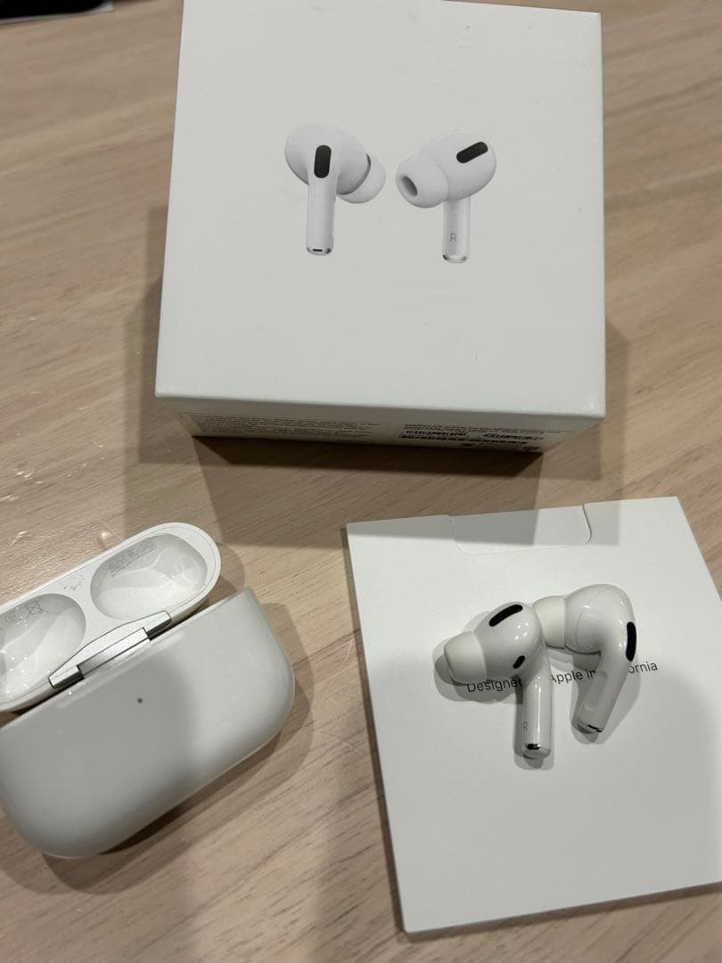 ヘッドホン Apple AirPods Pro Lightning