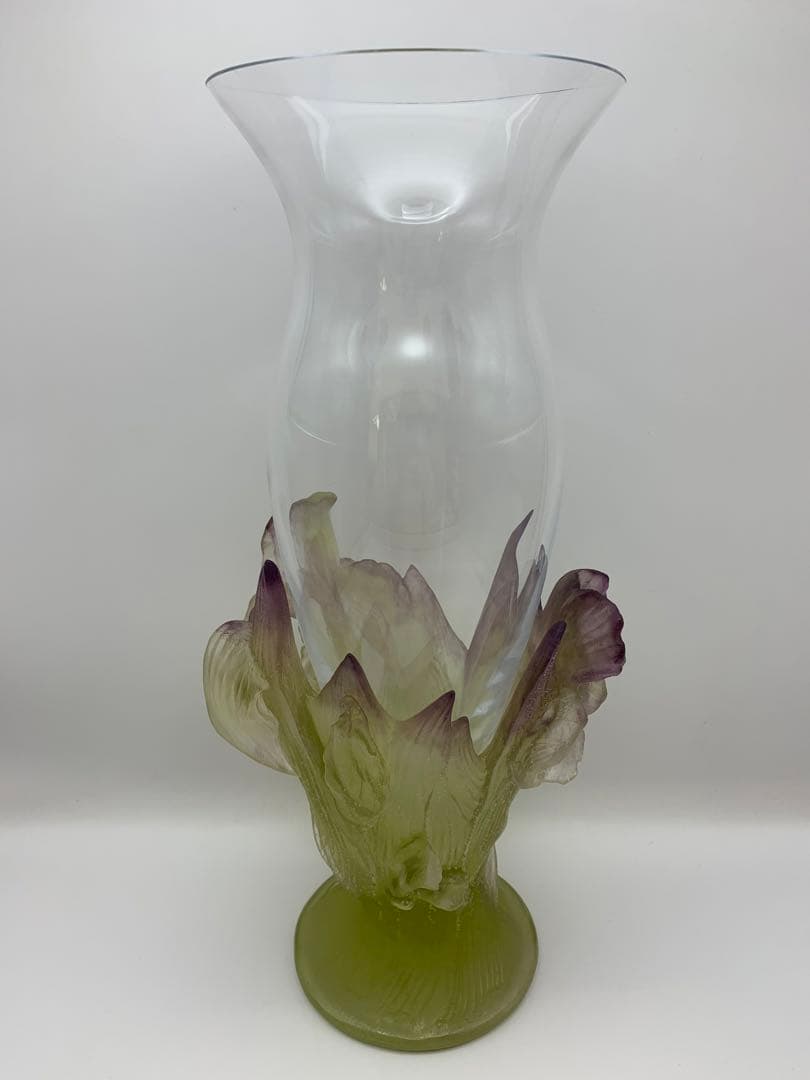 ドームナンシー　ガラス製花瓶 透明・緑・紫 花のデザイン