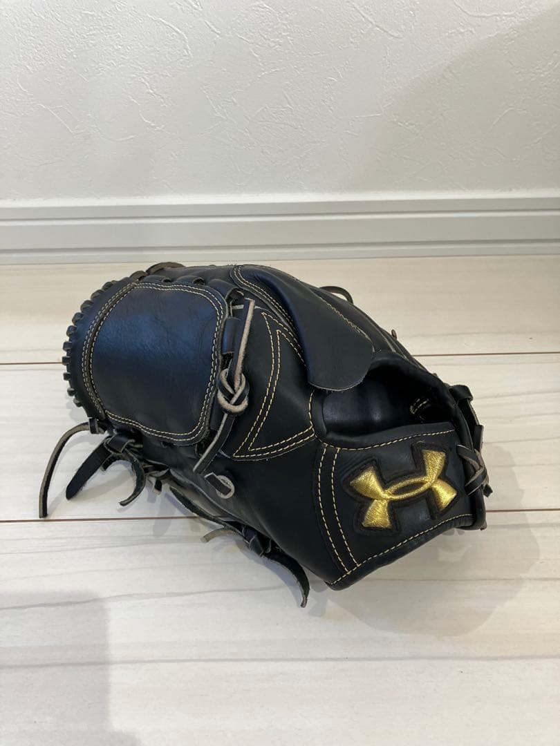 ゆ*じ様 Under Armour 硬式グローブ 黒