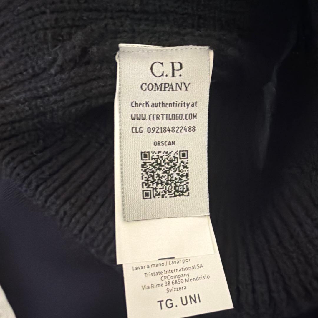 C.P. COMPANY ビーニー　ブラック