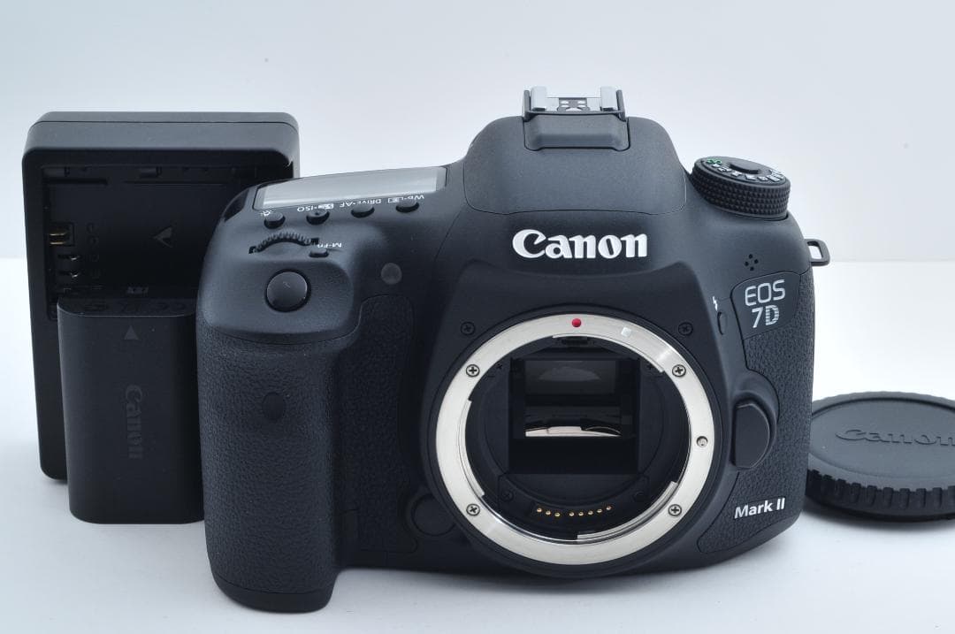 キャノン Canon EOS 7D Mark II ≪シャッター4300回≫