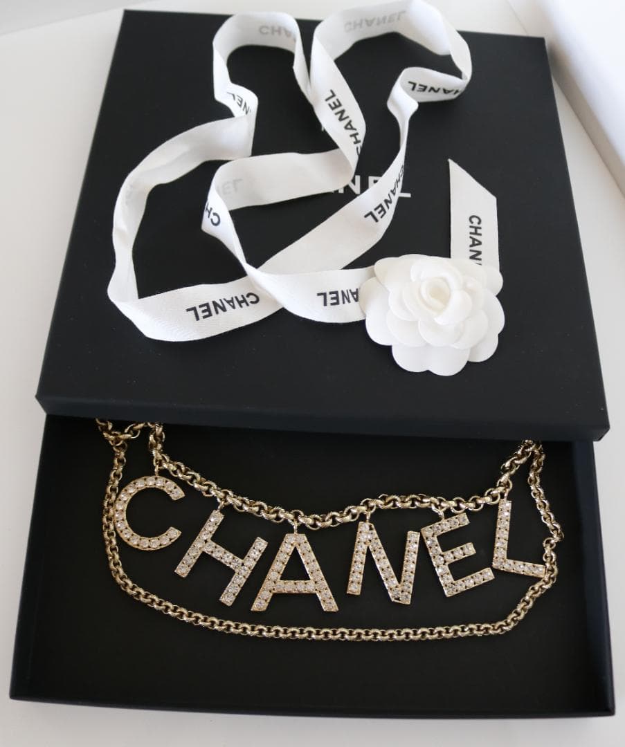 【美品】❤️CHANEL ❤️ゴールドトーンクリスタルのCCロゴチェーンベルト
