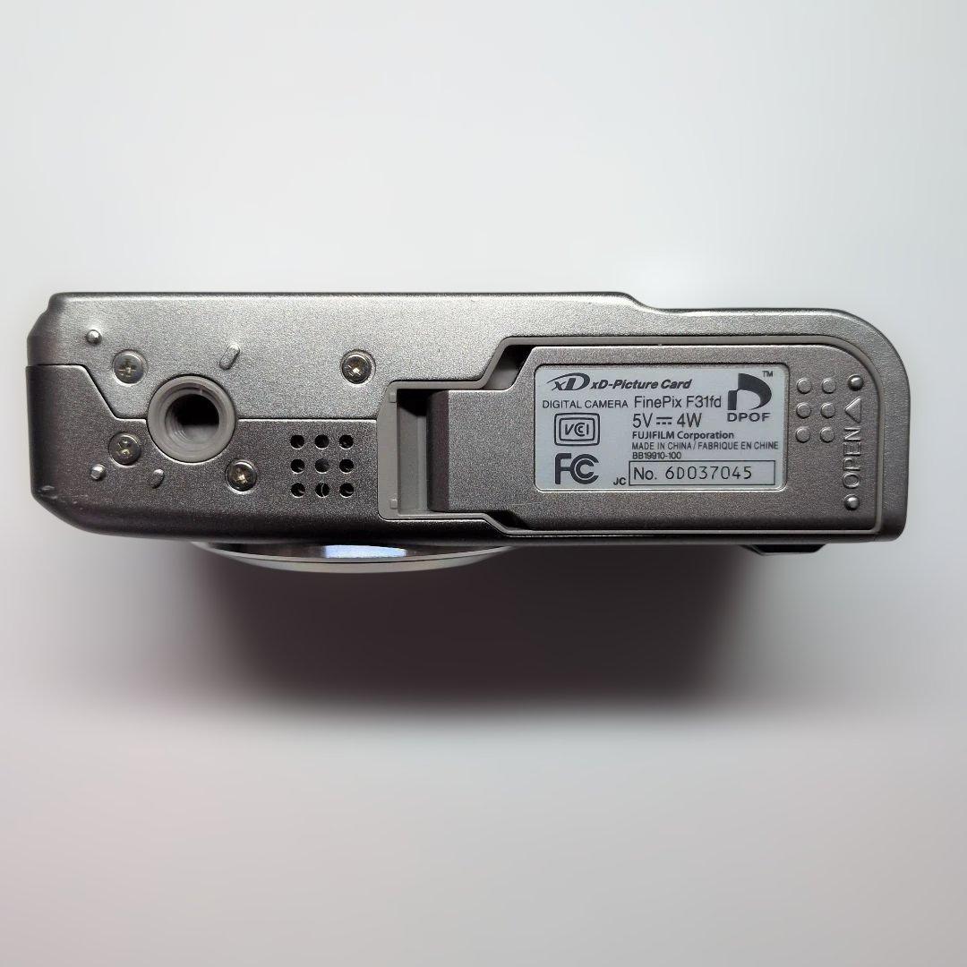 【極美品・付属品完備】FUJIFILM FinePix F31fd 富士フイルム