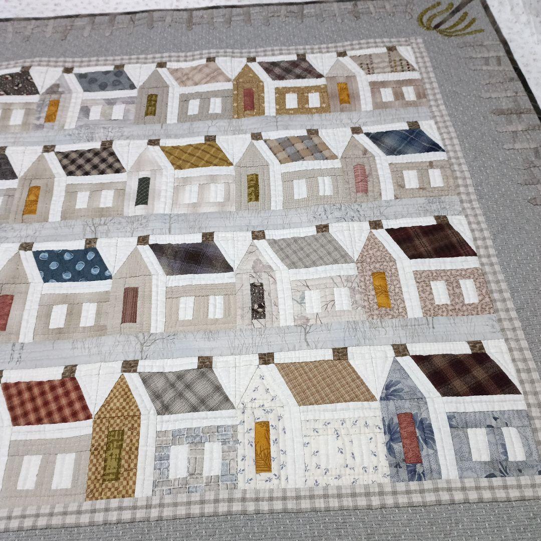 ♪ハンドメイド♪ パッチワークキルト ハウスのタペストリー マルチカバー