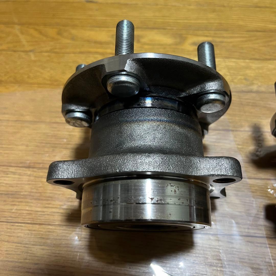 【美品】純正同等リアハブ