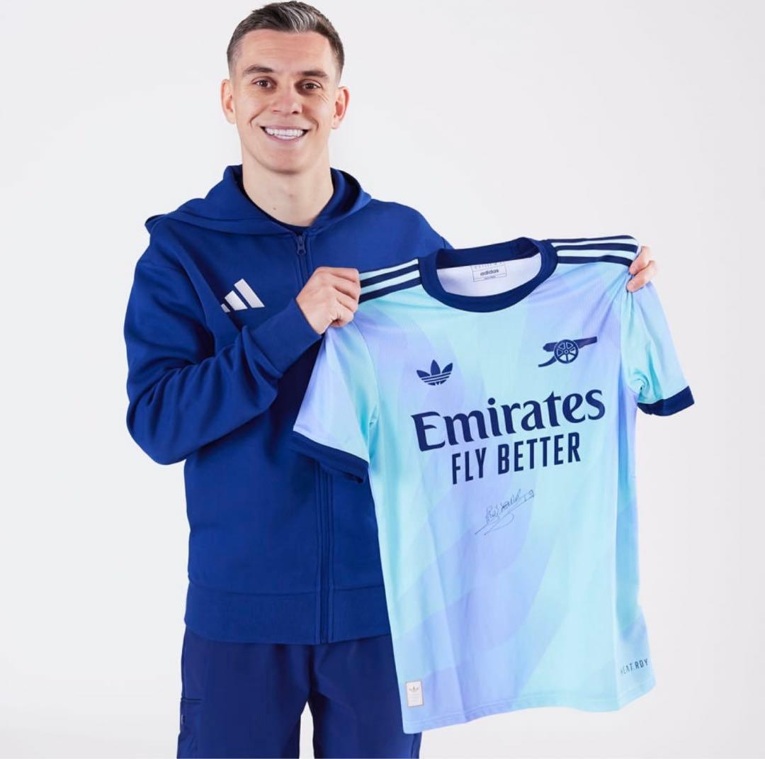 アディダス アーセナル レアンドロ・トロサール　サイン　ベルギー代表