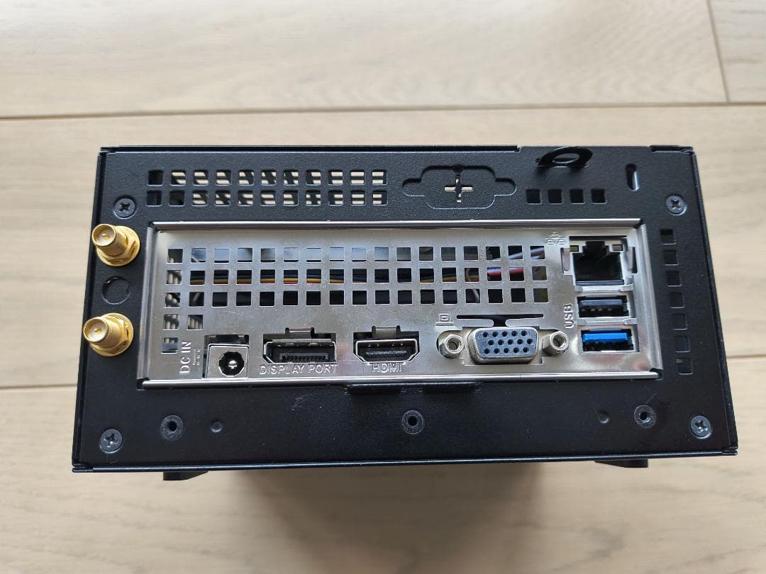 ASRock Desk Mini110 ストレージなし