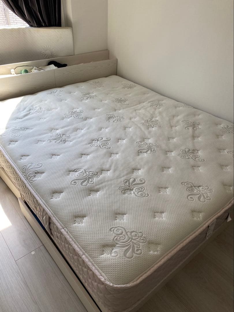 【〜8/26AM】日本ベッド シルキーパフ　クイーンサイズ