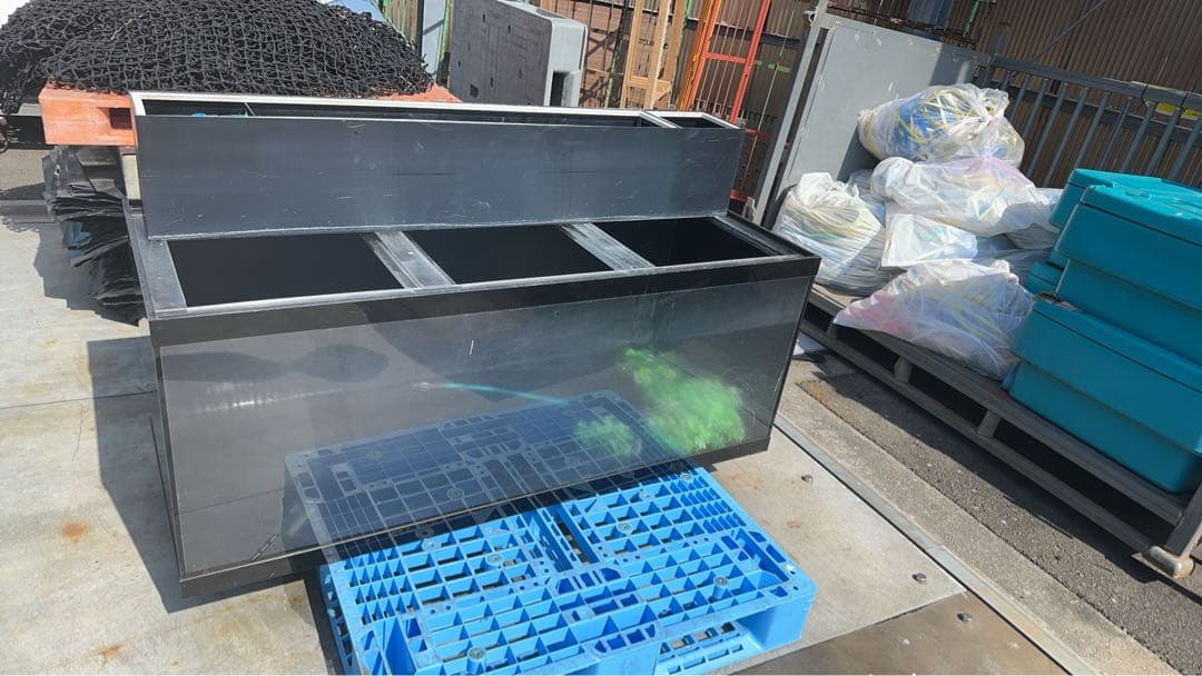 1500×600×600 アクリル水槽　三面ブラック