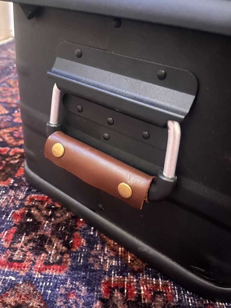 アルミコンテナ　ボックス　レザーカスタム