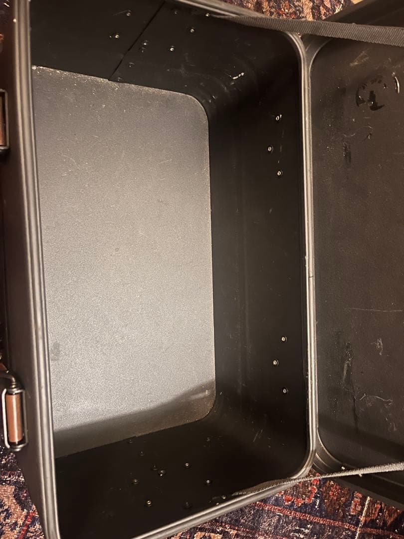 アルミコンテナ　ボックス　レザーカスタム