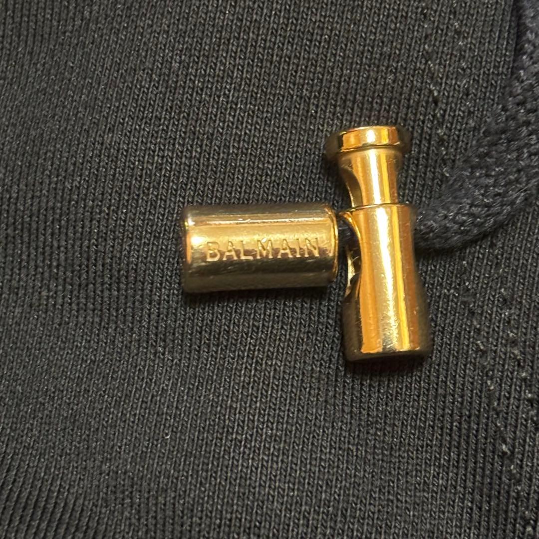 レア 美品！BALMAIN クロップドパーカー フーディー スウェット ロゴ Ｌ
