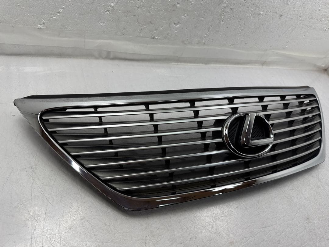レクサスLS USF40 USF4純正 ラジエータグリル 53100-50190