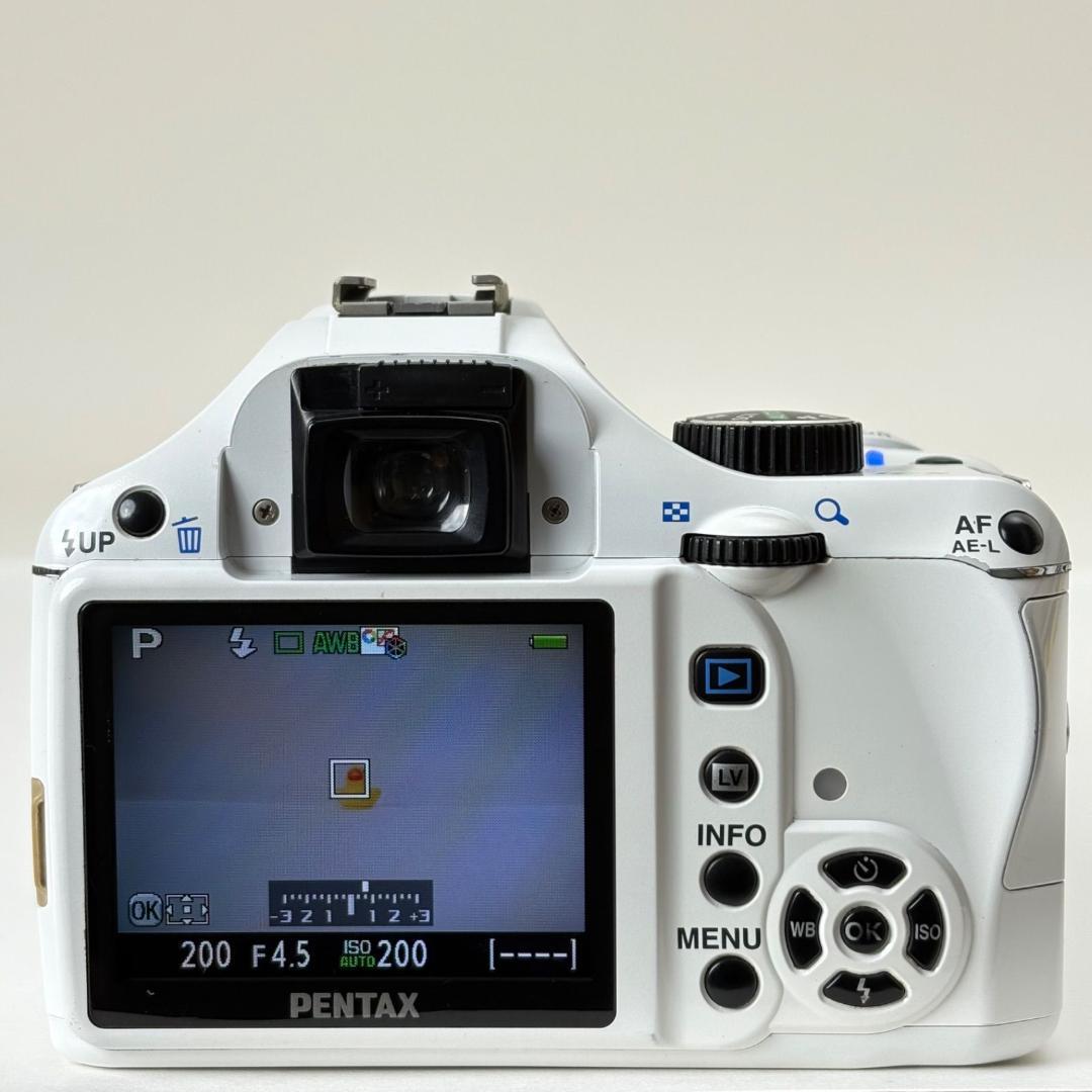 PENTAX K-x 18-55mm 標準レンズセット　白　070