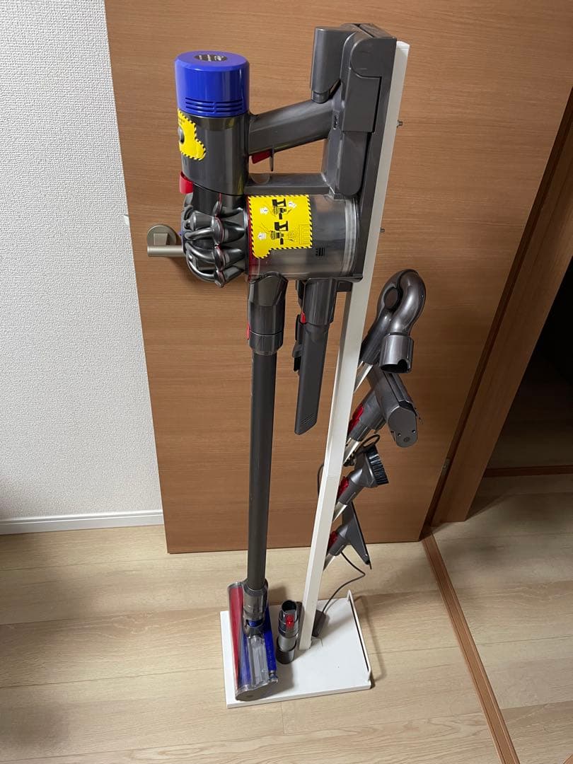 ダイソン　sv10 コードレスクリーナー