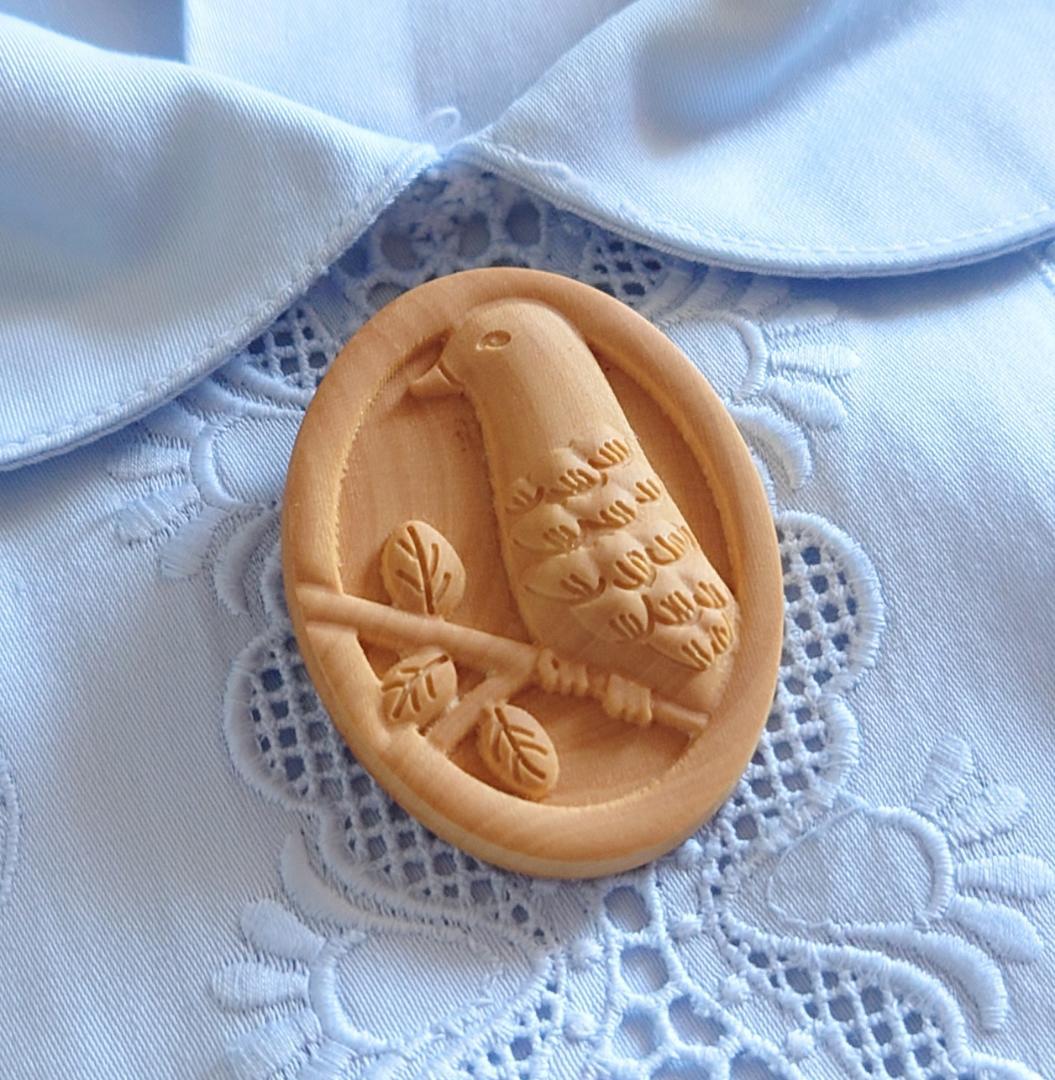 希少　サリースコットSally Scott 木製ブローチ 鳥デザイン