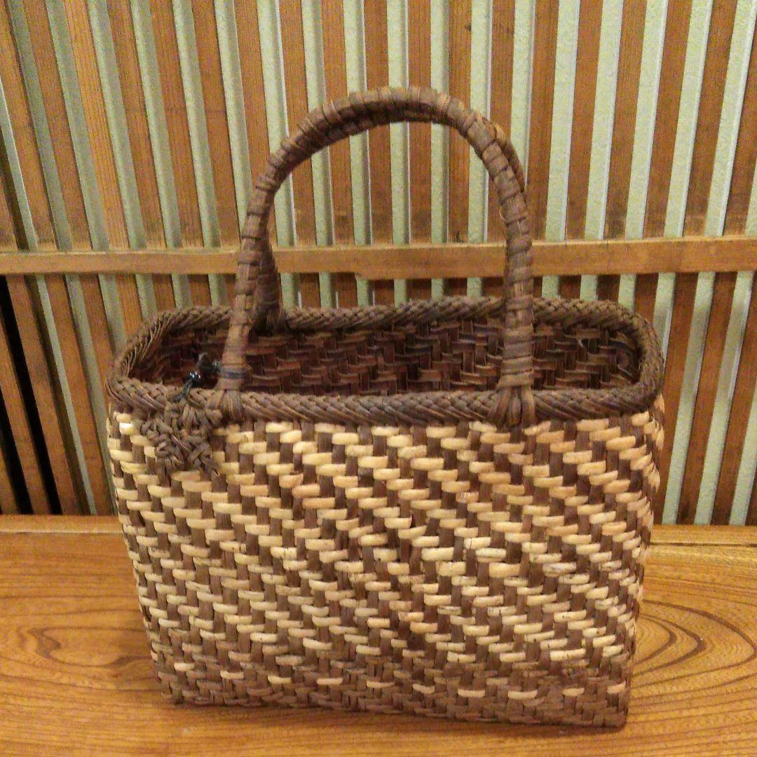 み*ん様 ぶどうとクルミのかご