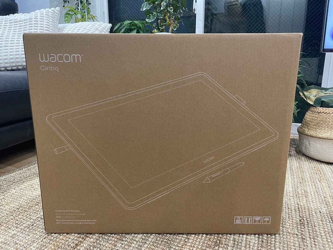 Wacom Cintiq 22 液晶タブレット (DTK2260K0D)