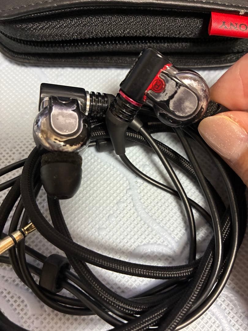 SONY 有線イヤホン 収納ケース付き XBA-H3