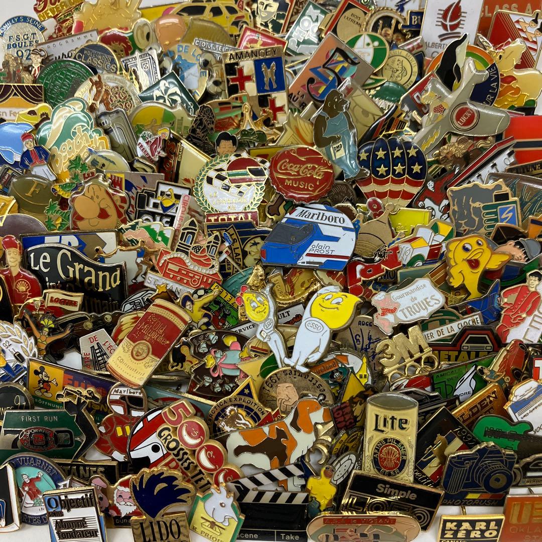 フランス雑貨★ピンバッジ大量200個セット★コカコーラ　エッソボーイ&ガール
