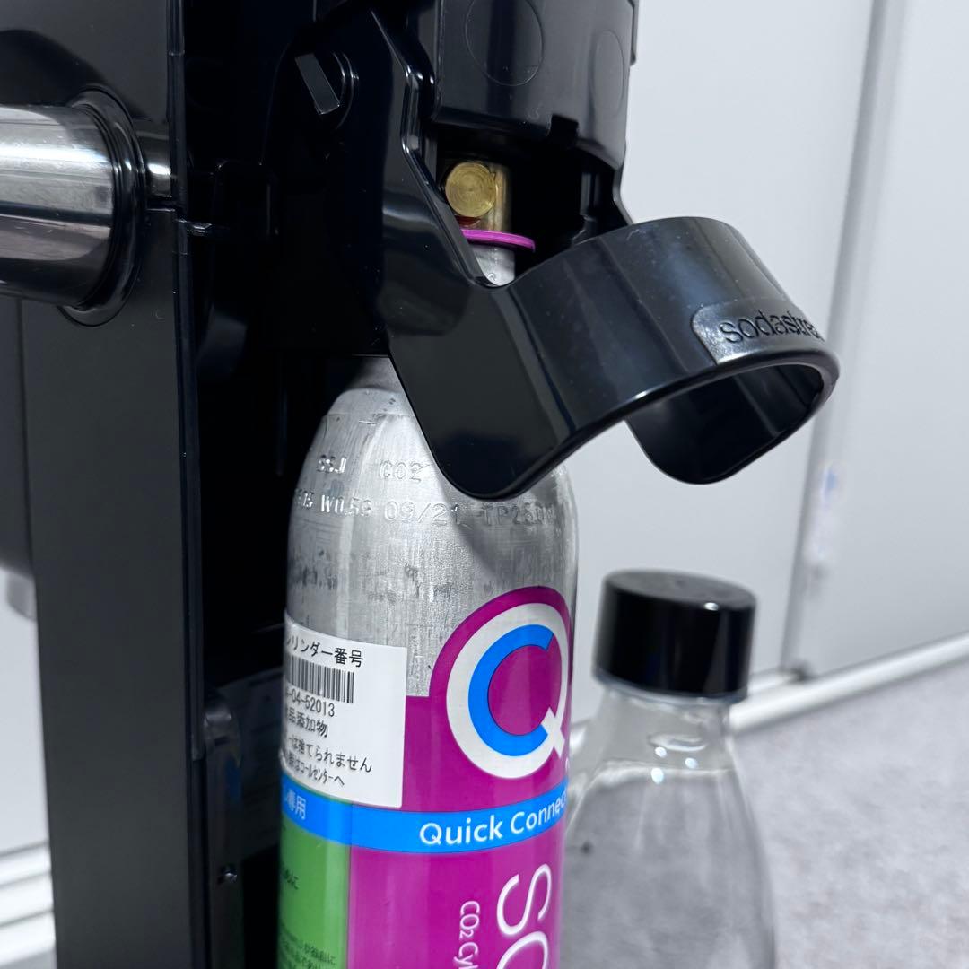 SodaStream Art ブラック 炭酸水メーカー ボトル付き　ガス付き