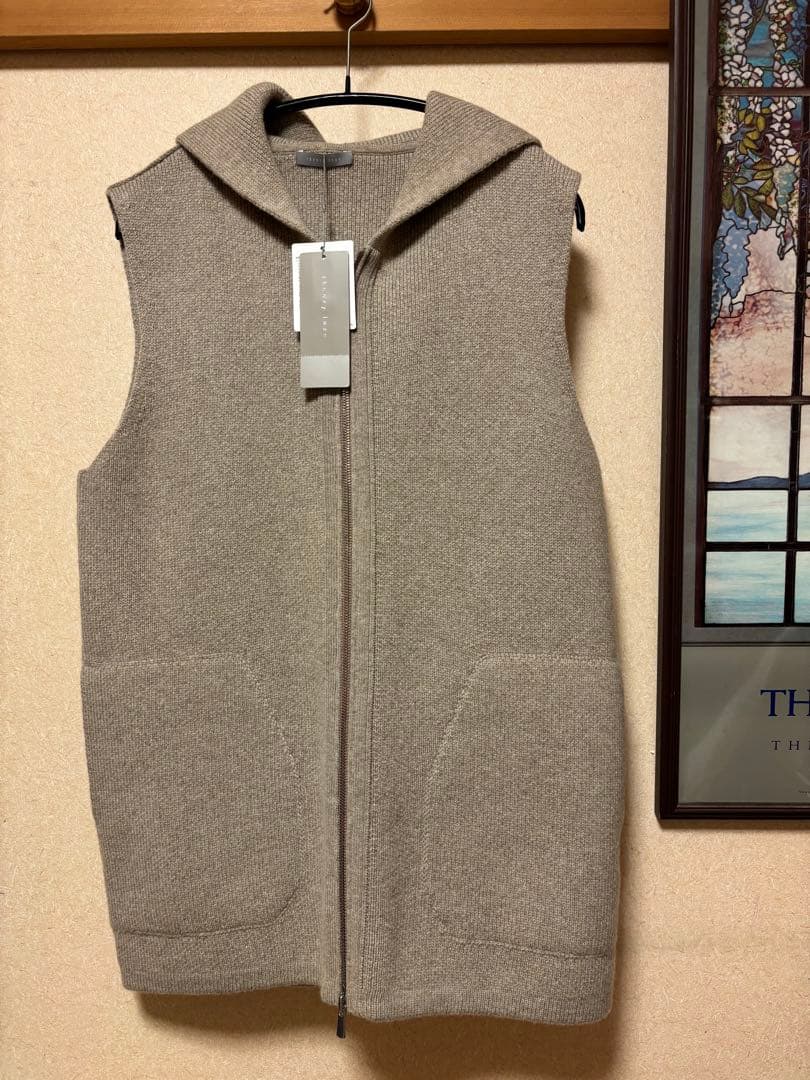 theory luxe 23AW 完売 ジップアップ フーデットベスト ジレ
