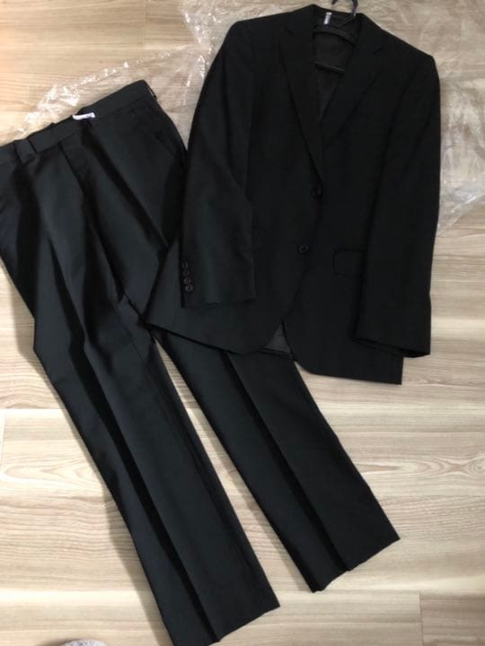 ヒューゴボス　春夏用セットアップスーツ　黒　サイズ44　Mの方