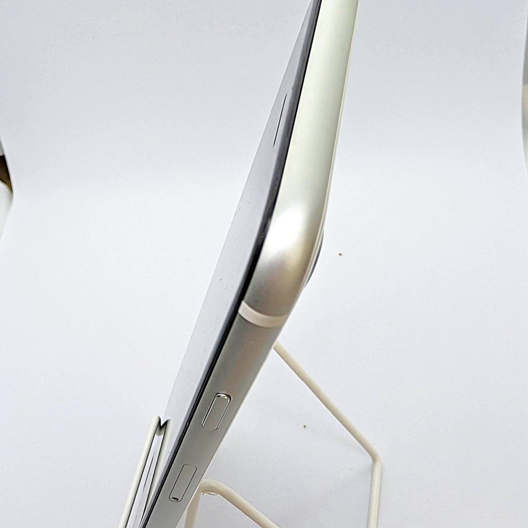 iPhone SE2 64GB バッテリー最大容量82%