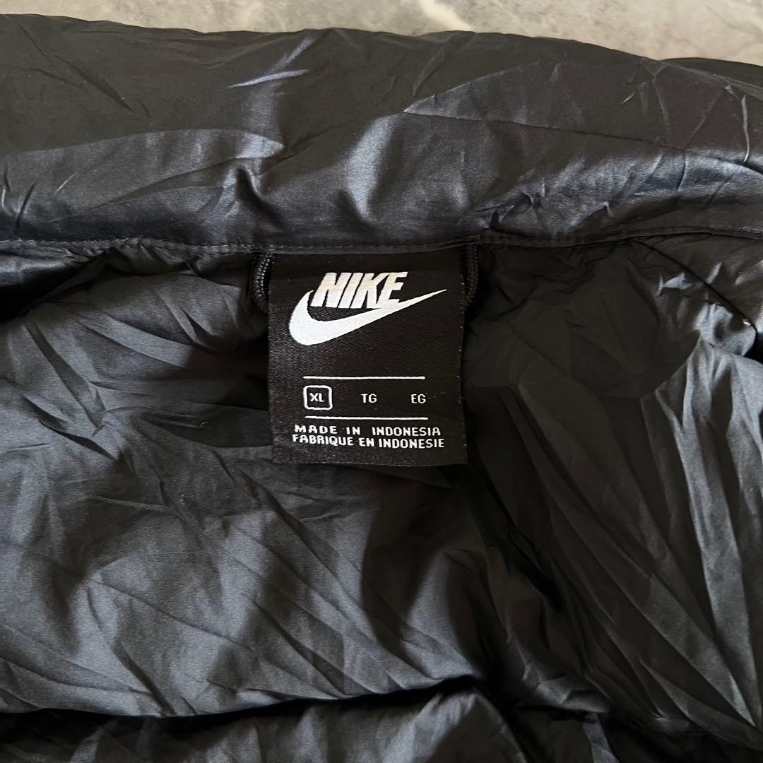 NIKE ブラック ダウンベスト スウォッシ　ワンポイントロゴ　肉厚　XL