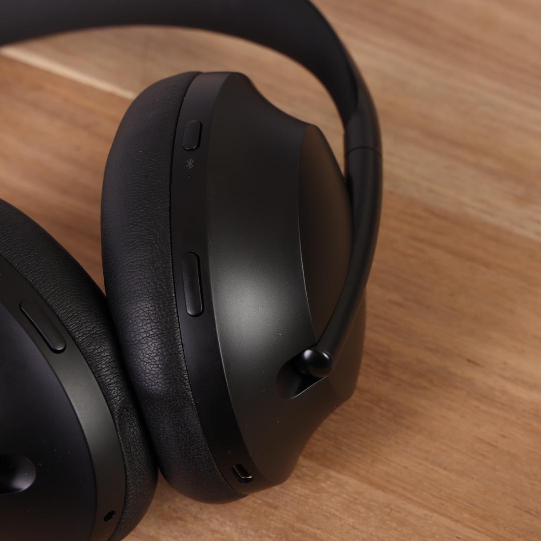 【ほぼ新品】Bose ボーズ ノイズキャンセリング ヘッドフォン　NC700