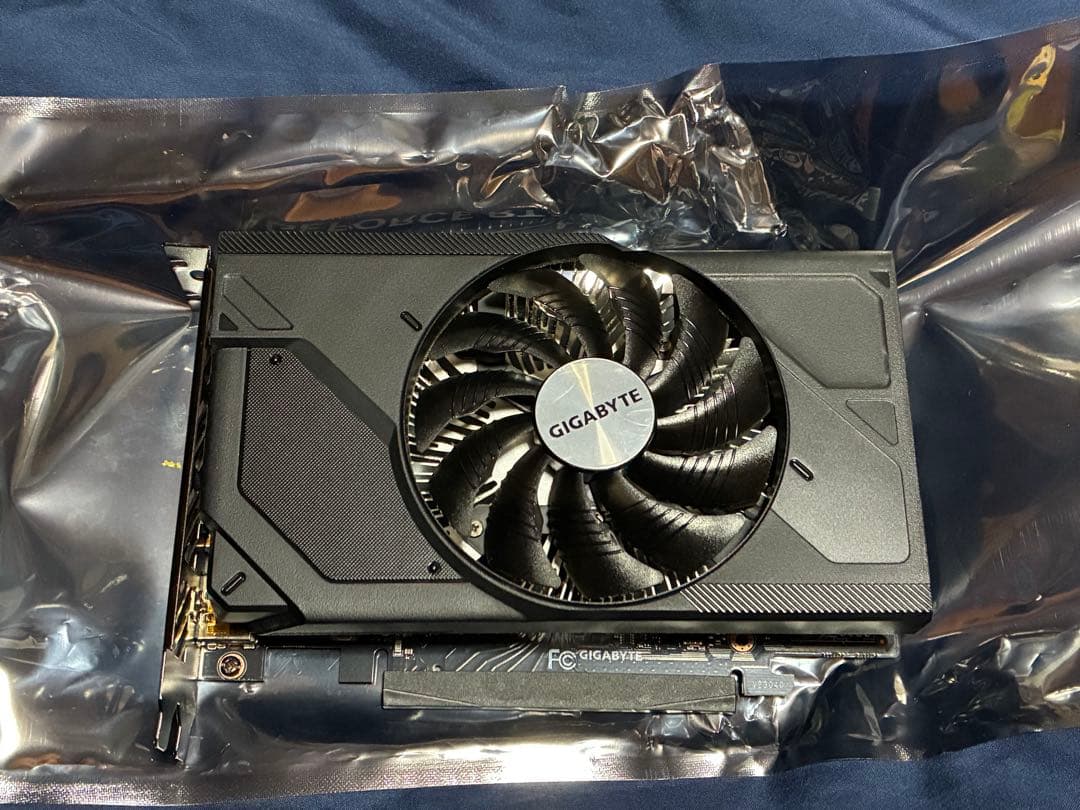 グラフィックボード・グラボ・ビデオカード GIGABYTE RTX 4060 8G GV-N4060D6-8GD